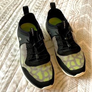 Vionic Amalia Black Slip On Mesh Bungee Sneakers